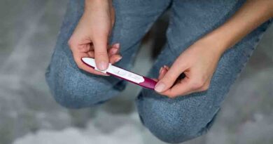 Can twins cause false negative pregnancy test?